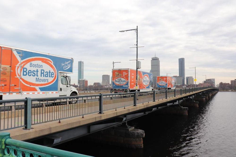 How Far in Advance to Book Movers in Boston